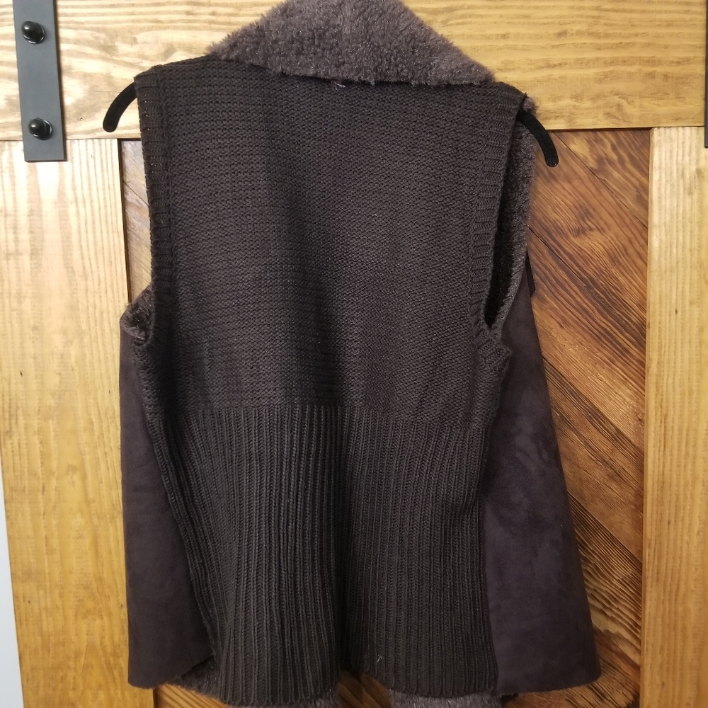 vest - Picture 4 of 8
